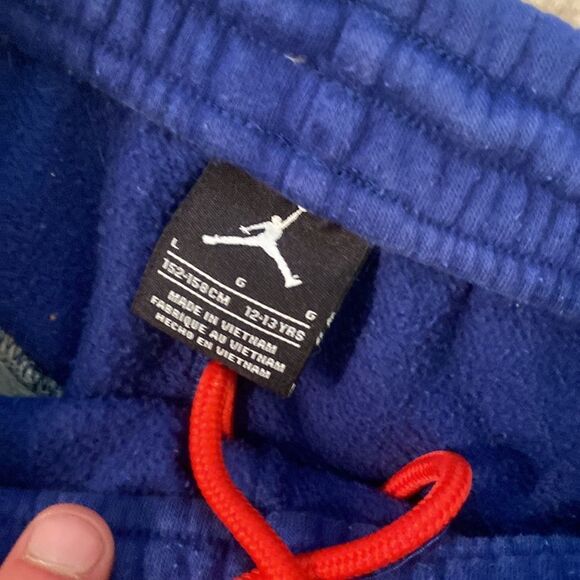 JORDAN Sweat Shorts Size Youth Large - Picture 2 of 5